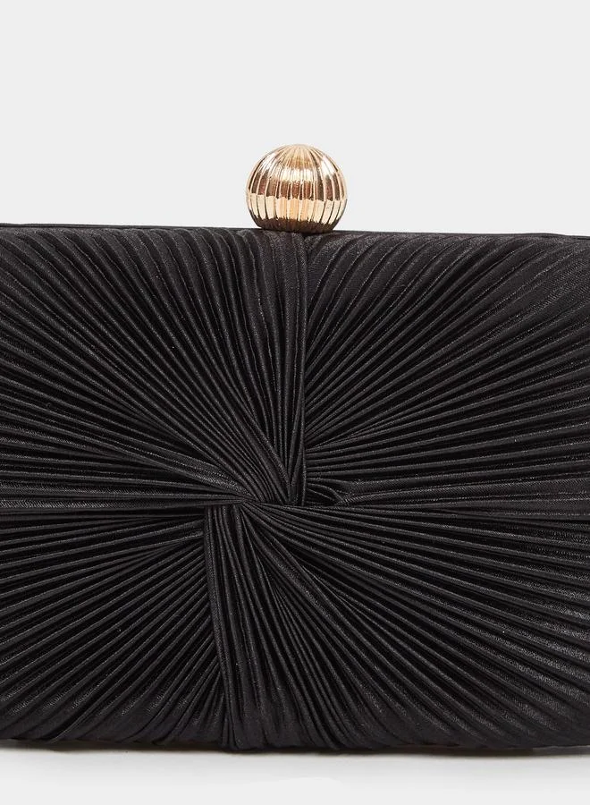 Styli Black Pleated Clutch Bag With Chain Strap